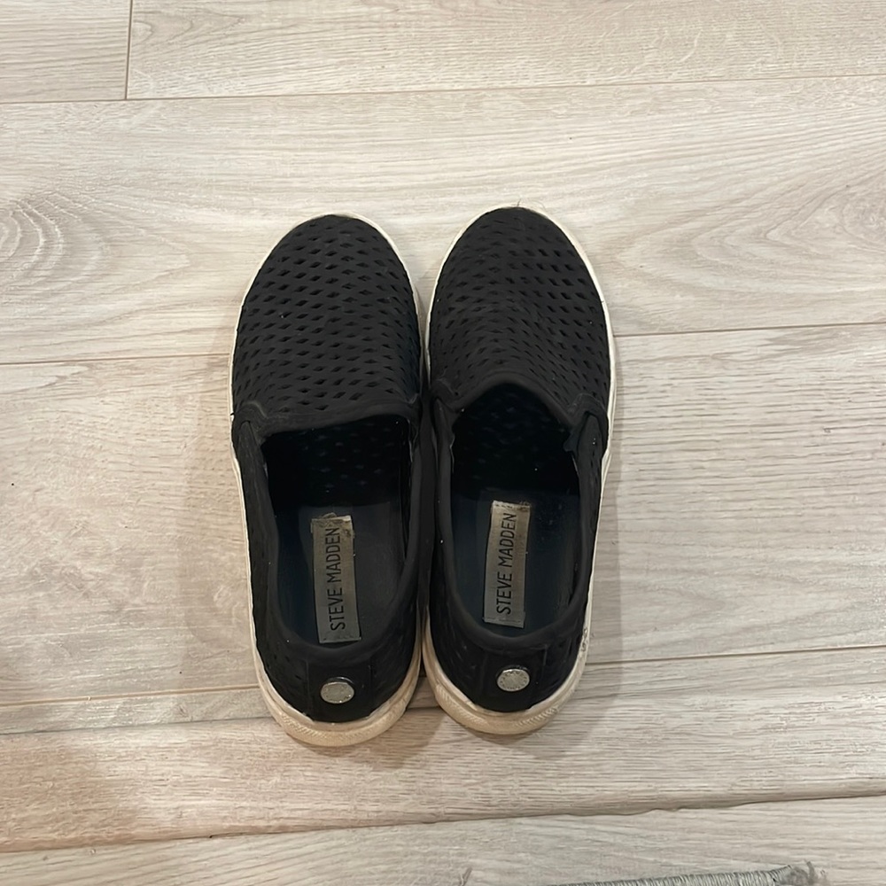 Steve Madden slip ons